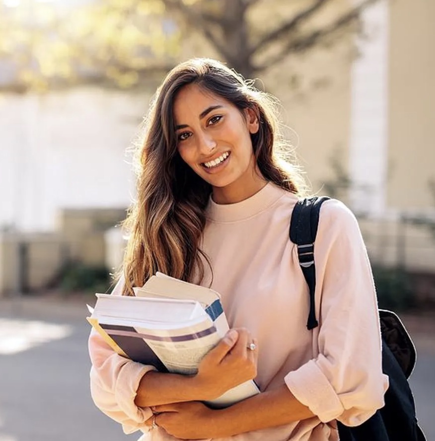 Student portrait Sara